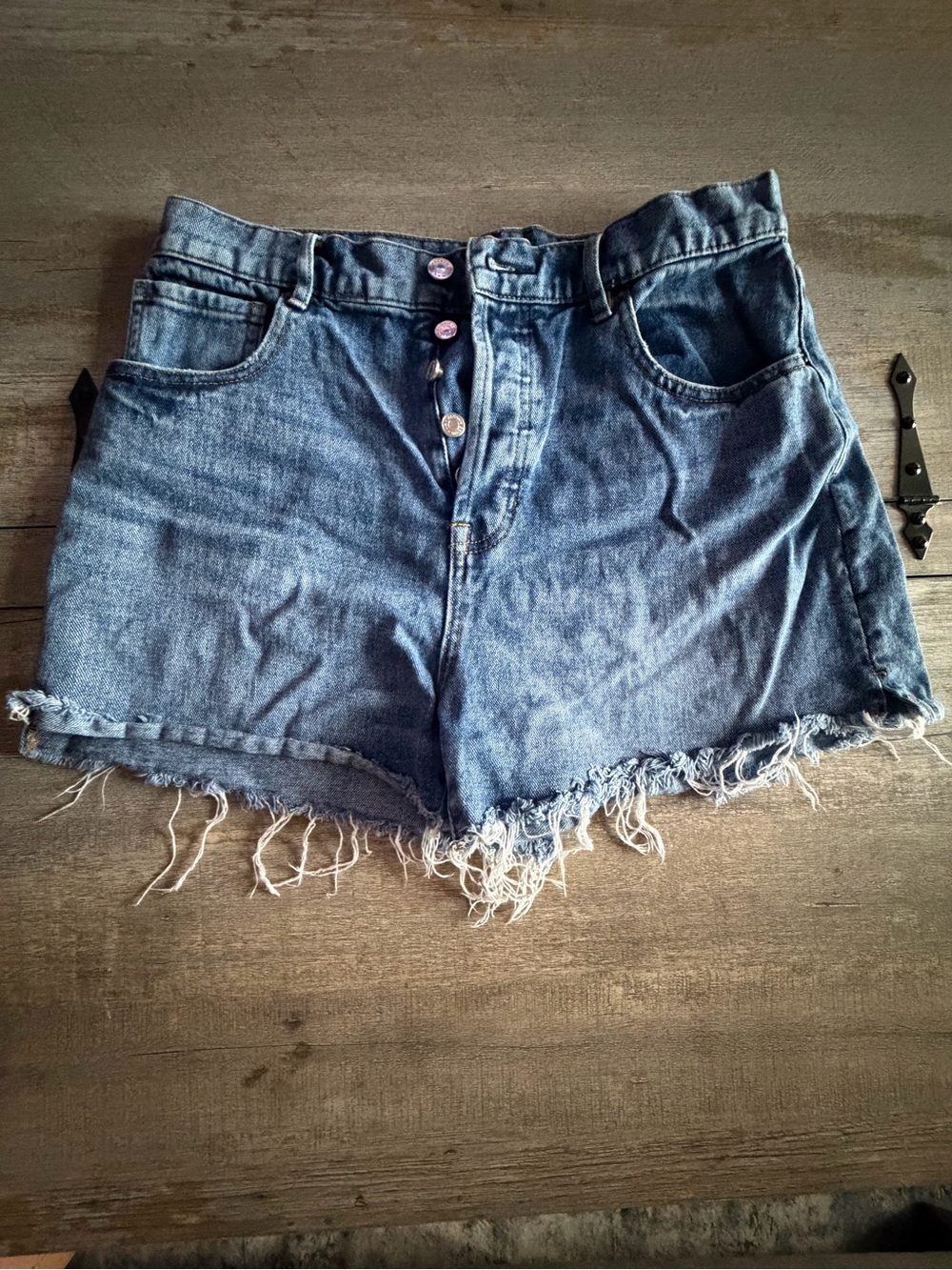PacSun Distressed High-Rise Denim Shorts - Medium Blue